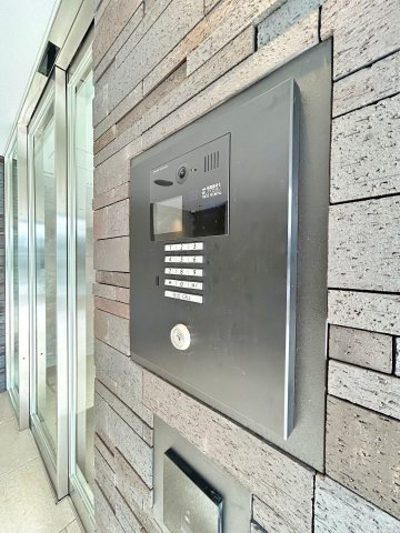 クレスト神前のエントランス