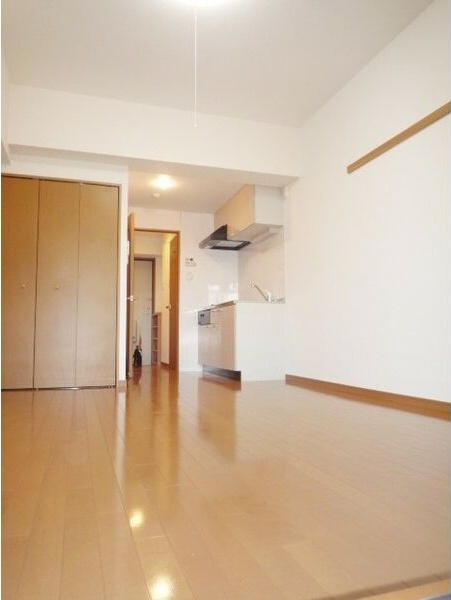 クレスト神前の居間・リビング