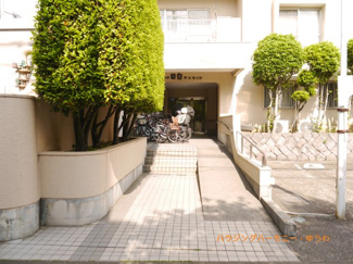 【エントランス】 | 清廉とされたエントランスになっています。