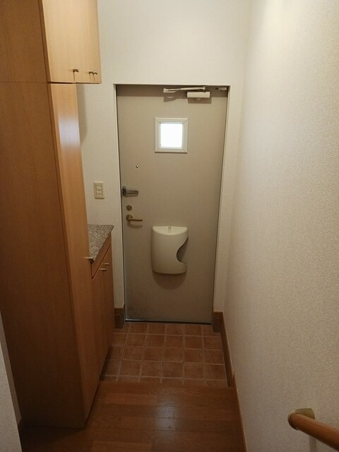 アレスト・イーグルA棟の玄関