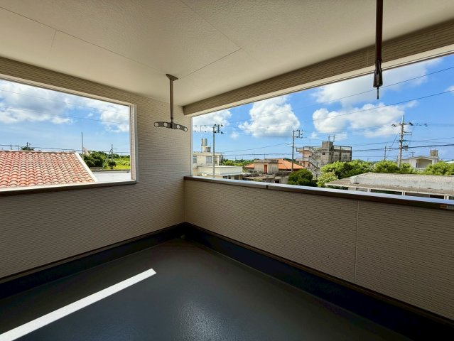 クレイドルガーデン糸満市宇江城 第2・4号棟のバルコニー|急な雨も安心♪様々な用途に使える広々二面バルコニー