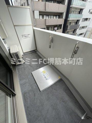 セレニテ本町東リアンのバルコニー