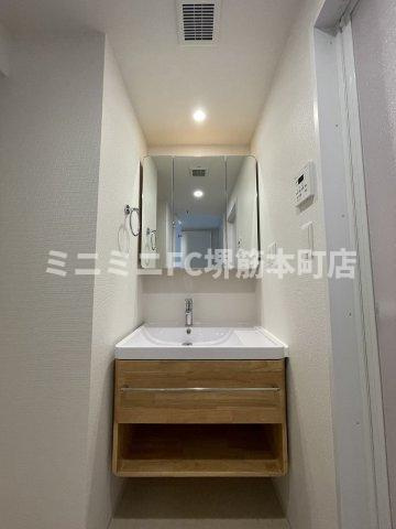 セレニテ本町東リアンの洗面所