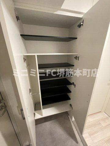 セレニテ本町東リアンの玄関