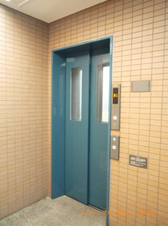 【その他共用部分】 | 勿論エレベーターが備え付けられています。