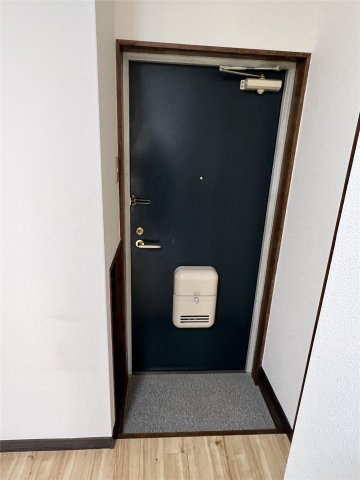 メゾン矢取IIの玄関