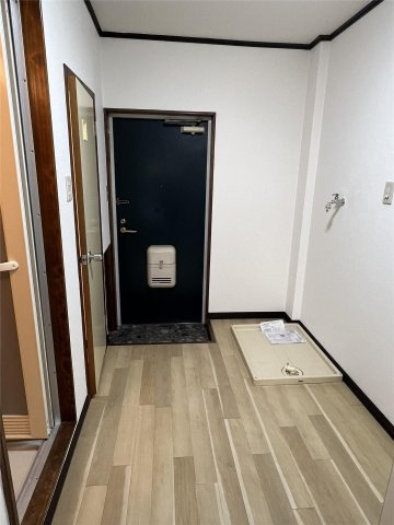 メゾン矢取IIの玄関