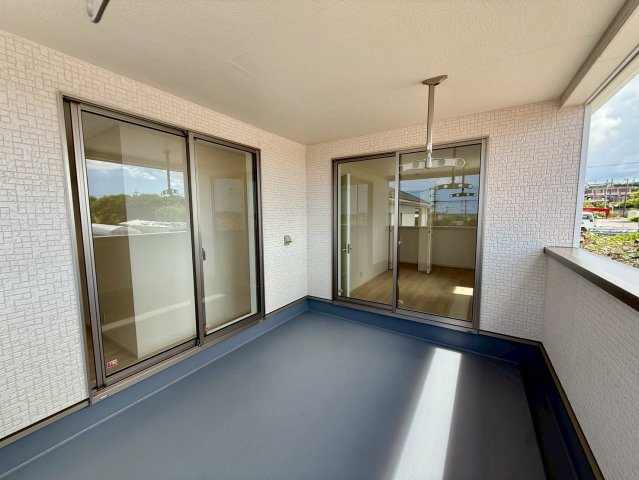 クレイドルガーデン糸満市宇江城 第2・5号棟のバルコニー|急な雨も安心♪様々な用途に使える広々二面バルコニー