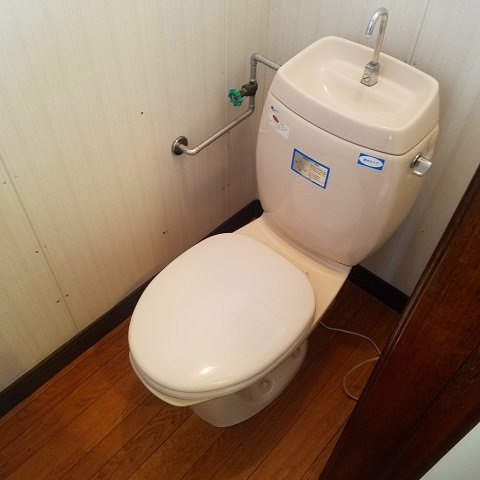 リラ・フランセＲのトイレ