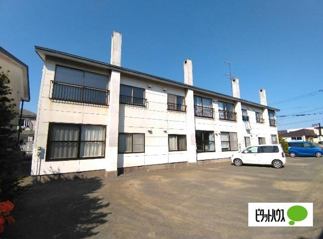 リラ・フランセＲの駐車場