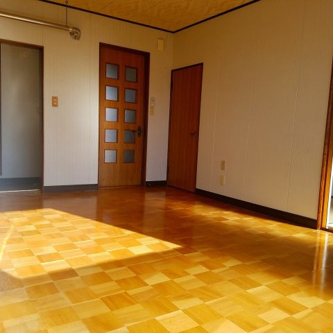 リラ・フランセＲの居間・リビング