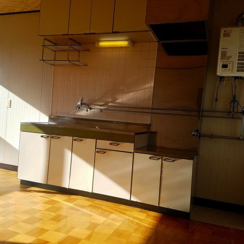 リラ・フランセＲのキッチン