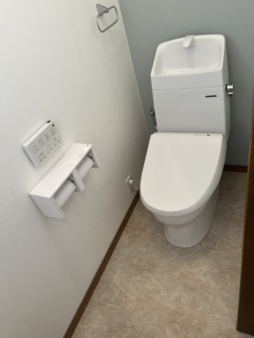桑名市大字西別所 中古戸建のトイレ|2階