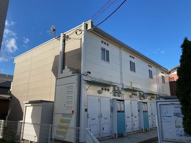 レオパレスグリーンパレスの外観