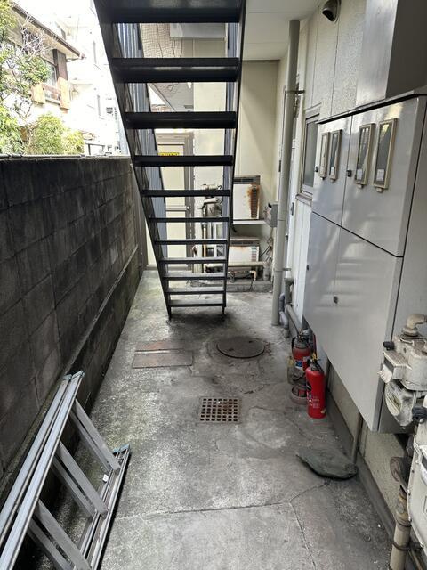 第２佐藤ビルのその他共用部分|裏口玄関側 