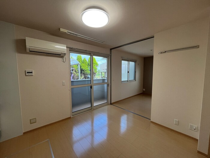 セジュール合川南 A棟の居間・リビング|明るい室内です☆