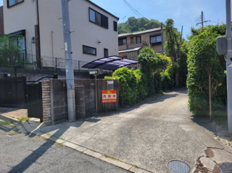 【駐車場】 | 有野町唐櫃　中古戸建 | 縦列で2台駐車可能