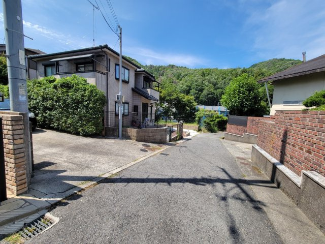【前面道路含む現地写真】の画像