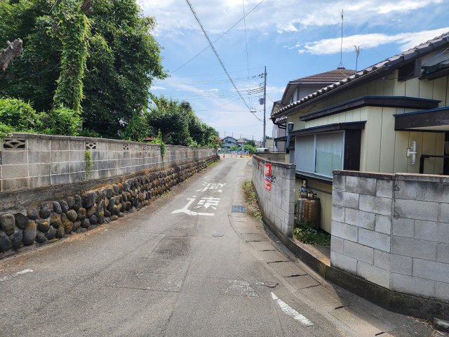 高崎市上佐野町売土地の前面道路含む現地写真