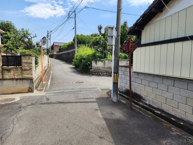 高崎市上佐野町売土地の前面道路含む現地写真
