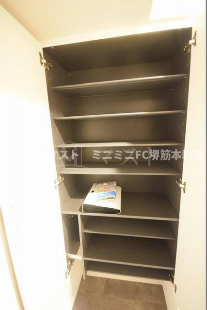 エトワール北新地の玄関