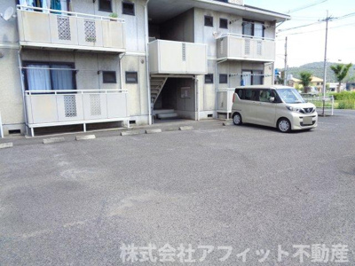 【駐車場】 | ドミール貴幸 A棟