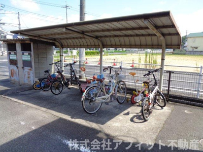 【その他共用部分】 | ドミール貴幸 A棟 | 屋根付き駐輪場