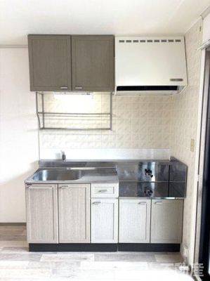 【キッチン】 | ドミール貴幸 A棟 | 吊り戸棚付キッチン