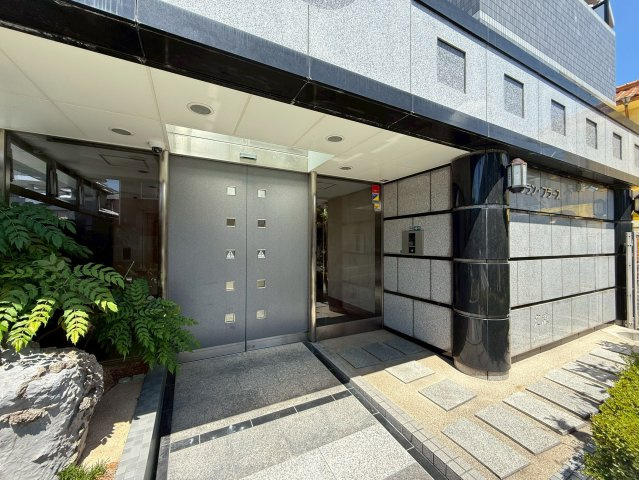 【エントランス】 | グランプラース