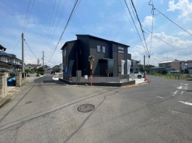 新築戸建・建売　伊達市本町　Blooming Garden　全2棟の前面道路含む現地写真|前面道路　北側4.4ｍ・西側5.7ｍ