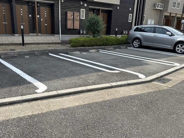 ブライトメアリーⅡの駐車場