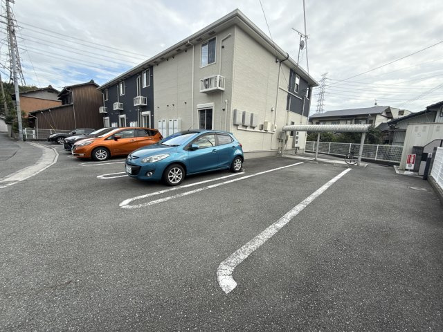フェリーチェの駐車場