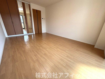 【寝室】 | サンラヴィアン | 洋室9.2帖