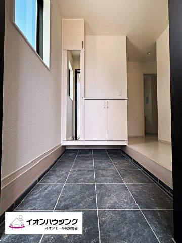 【玄関】須恵町大字須恵17期3区画　1号棟