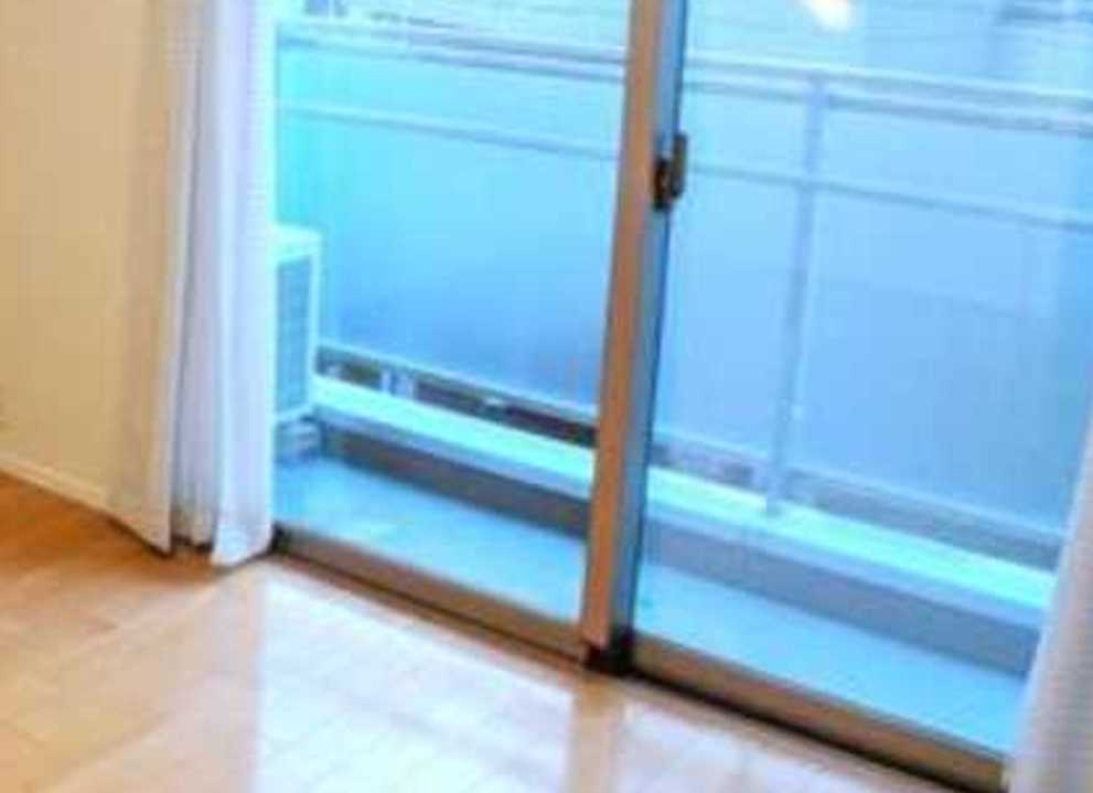 ARCSKOMAZAWA 　角部屋　礼金０　オートロックのバルコニー