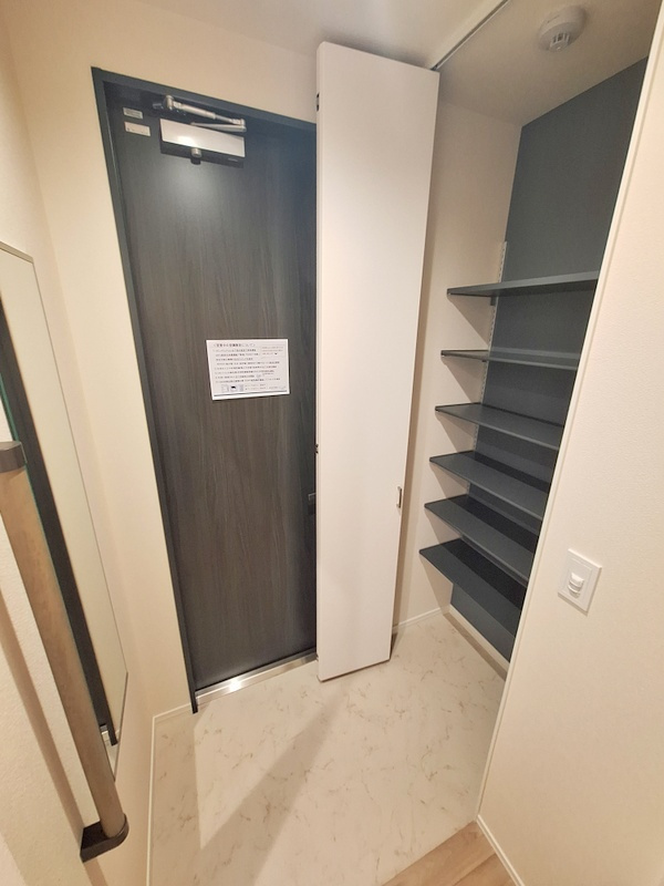 イル・ラシーヌⅣの玄関