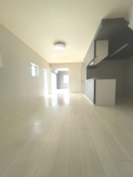 舟入本町真田ビルの居間・リビング