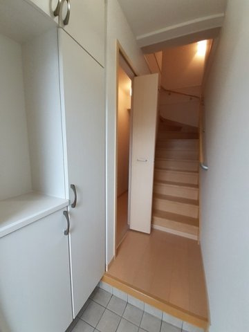 セルリアンブルーⅡの玄関