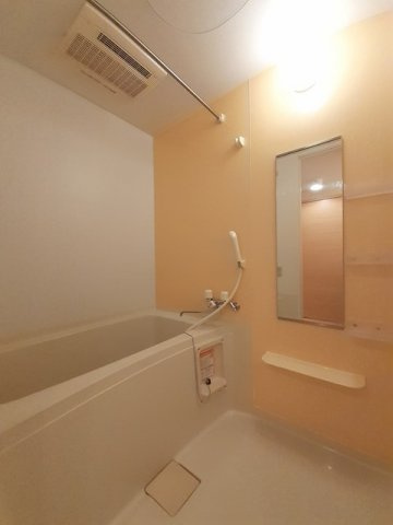 セルリアンブルーⅡの浴室