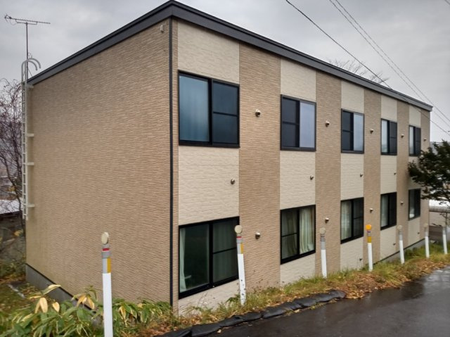 レオパレス室工の外観