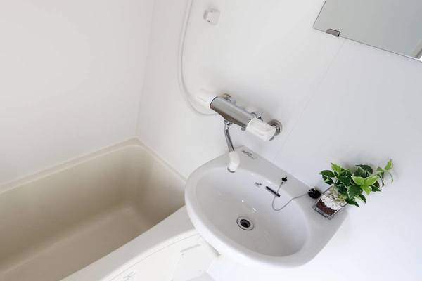 ビレッジハウス白鳥台2号棟の洗面所|モデルルームの写真です