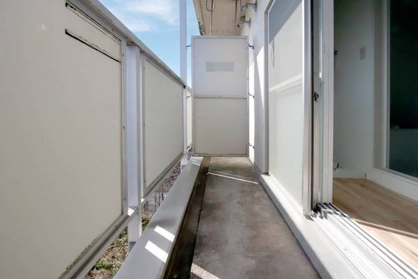 ビレッジハウス白鳥台1号棟のバルコニー|モデルルームの写真です