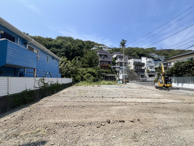 海まで徒歩4分！建築条件なしの広々とした売地の外観