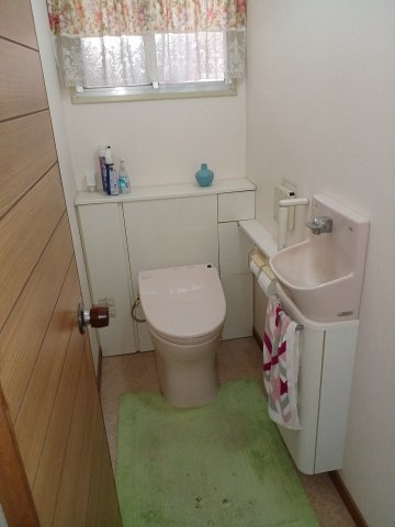 三木市緑が丘町西2丁目中古戸建のトイレ