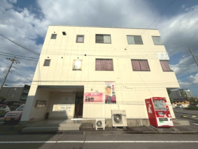 柱 鳥ビルの外観