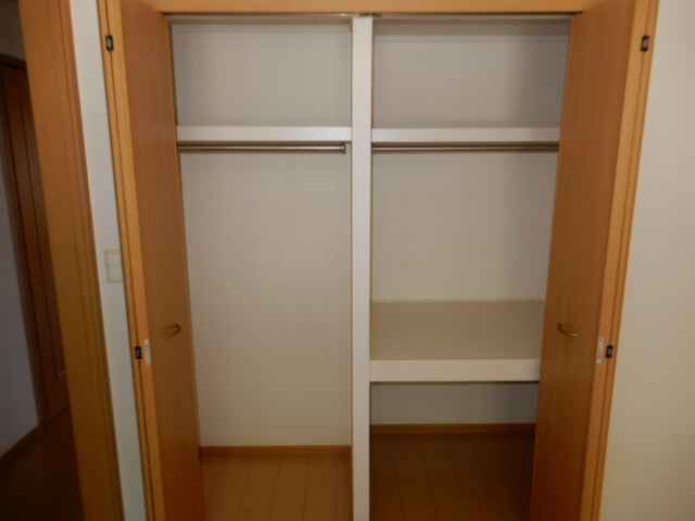 クラッセ弐番館の収納