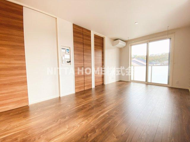 プルニエールのバルコニー|木目調のフローリングも素敵ですね☆彡