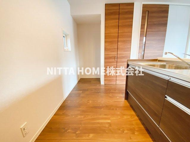 プルニエールの内装|キッチンでお料理をお楽しみくださいね♪