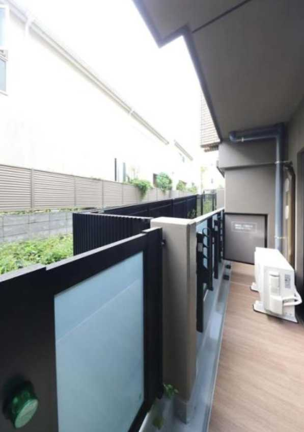 レジデンス桜新町ガーデン　ペット相談　フリーレント　礼金０のバルコニー