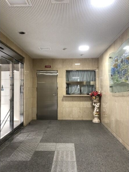 ラファイン江坂のロビー